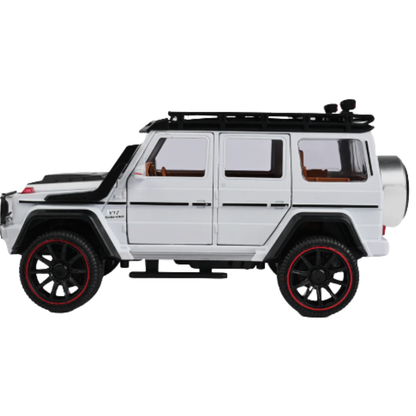 Che Zhi CZ1801 Premium Die-Cast G-Wagon SUV Model Toy – 1:24 Scale Off-White Biturbo 800 Off-Road Vehicle with Water Atomizer Spray, Simulation Sound, LED Lights, and Pull-Back Action (Ages 8+)